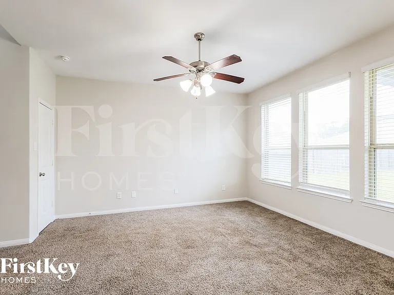15141 Meadow Gln S — Photo 4