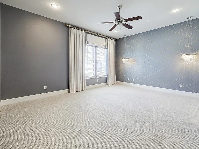 1110 Thompson St — Photo 19