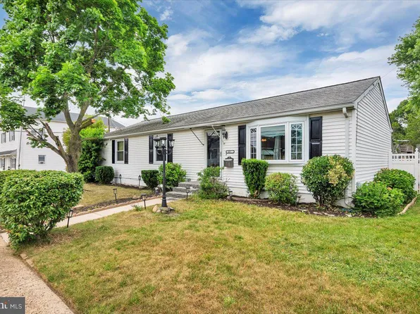 43 W Broad St, Gibbstown, NJ 08027