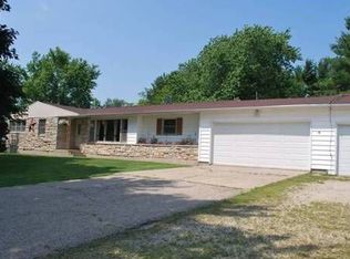 1700 S Kings Rd, Kings, IL 61068