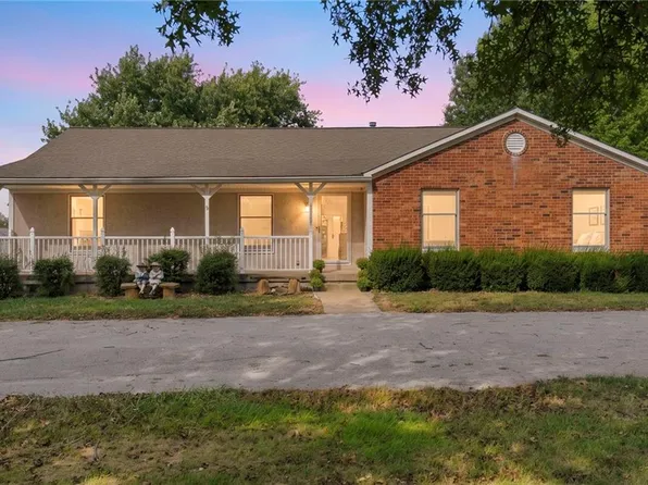 19718 S School Rd, Raymore, MO 64083