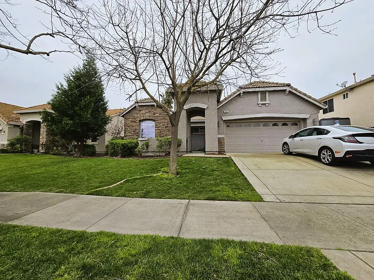 550 Regency Park Cir — Photo 1