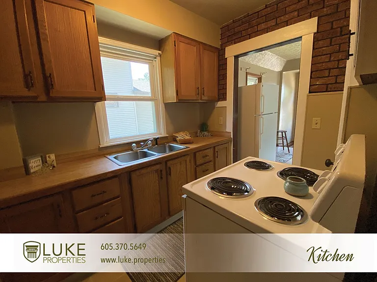 102 S Lake Ave — Photo 8