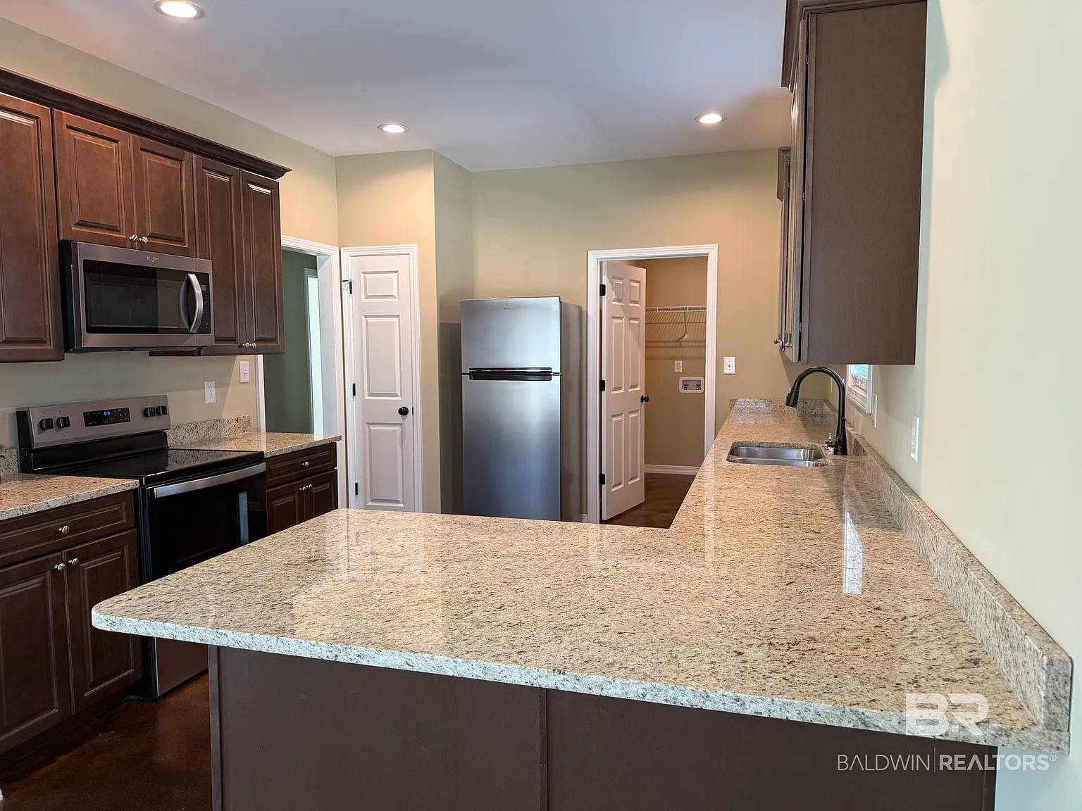 3 bed, 2.0 bath, 1782 sqft, $1,650 — Photo 3