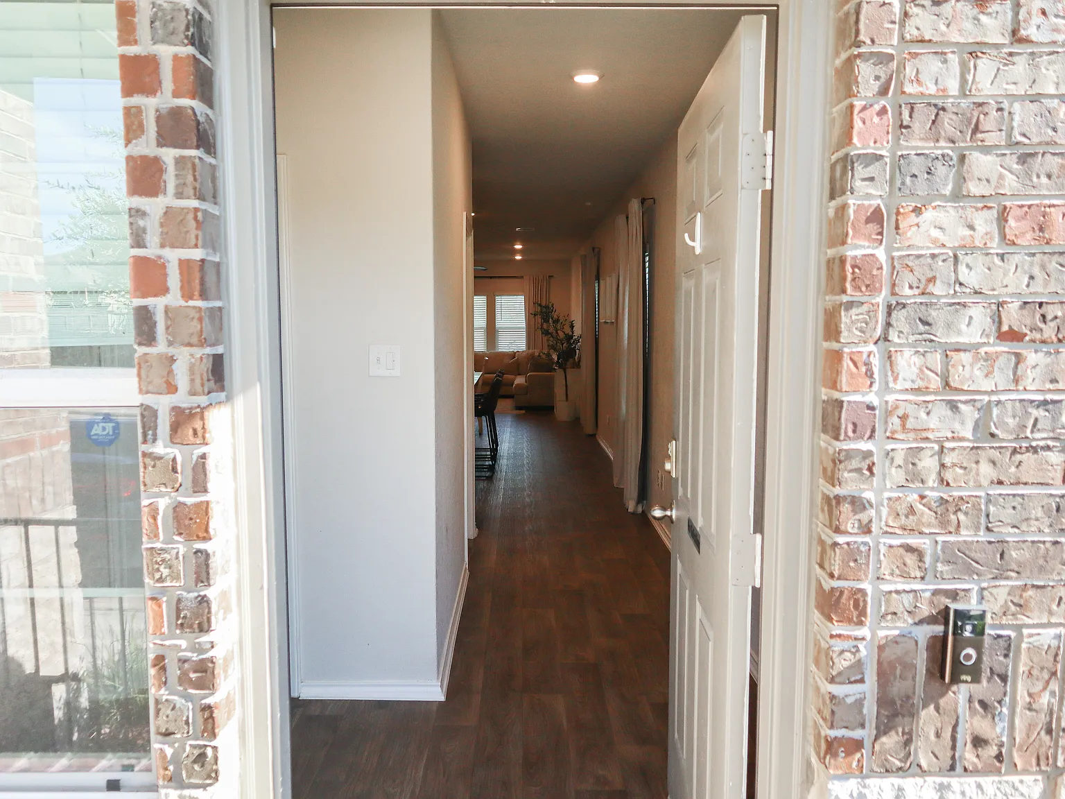 4 bed, 2.5 bath, 2188 sqft, $2,095 — Photo 3