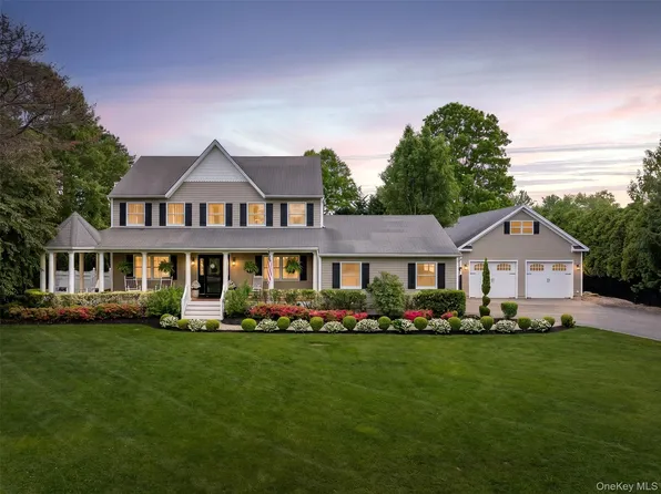 25 Fawn Crossing, Wading River, NY 11792