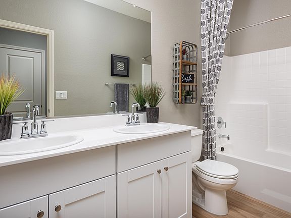 Hall bath optional dual sink