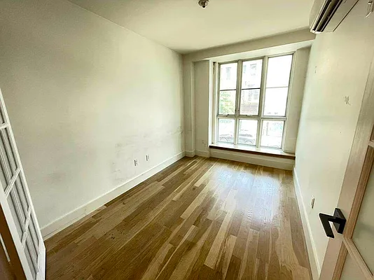 Rented by Tapiro Realty | media 2