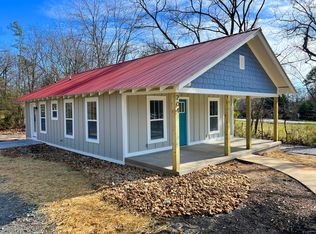 204 N Poplar Ave, Landrum, SC 29356