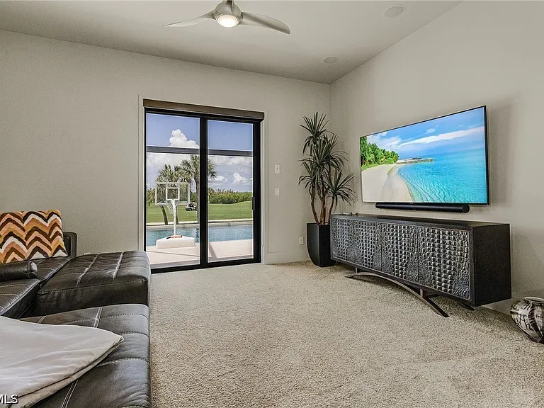 11695 Royal Tee Cir — Photo 15