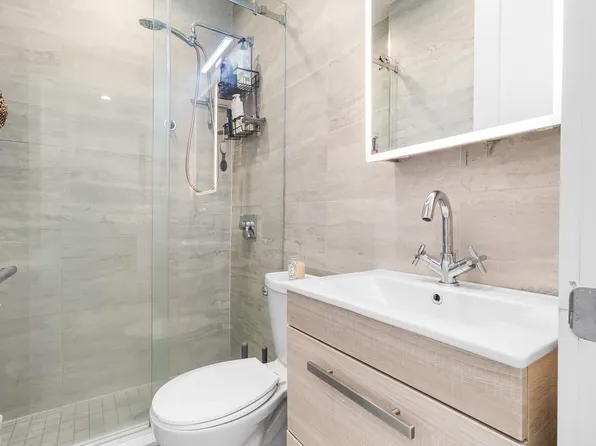 473 Bainbridge Street image 9 of 16