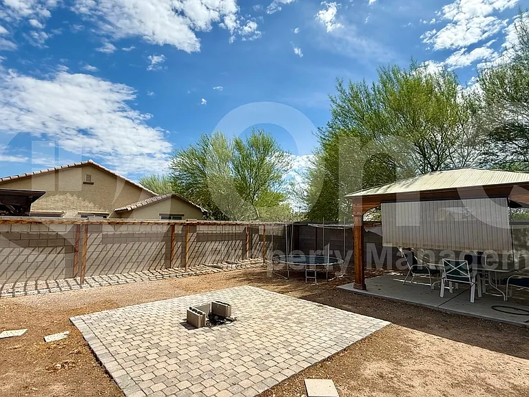 10204 W Lawrence Ln — Photo 27