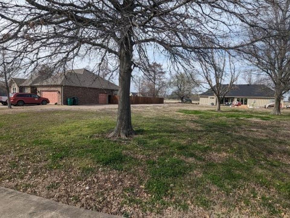 2nd image of 1 Fairview Meadows Ln