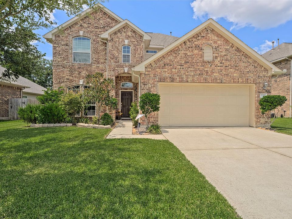 1st image of 130 Persimmon Dr