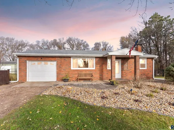 48088 Iverson Crossing Rd, Brandon, SD 57005