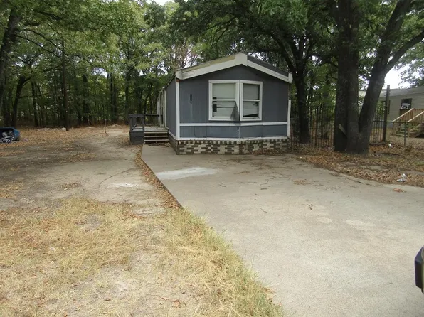 110 Lake Shadows Cir, Mabank, TX 75156