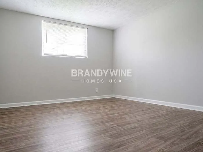 1357 Heather Cir — Photo 12