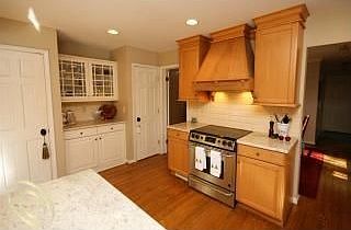 3rd image of 4539 Broughton Dr