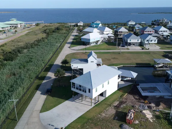 26 Sandy Point Dr, Grand Isle, LA 70358