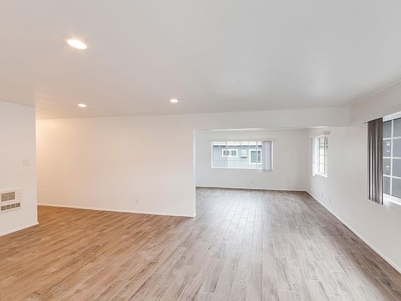 2nd image of 2401 E 5th St APT 11