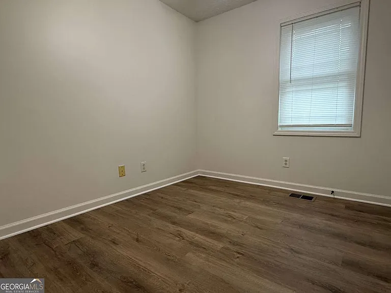 160 2nd St #2 — Photo 33