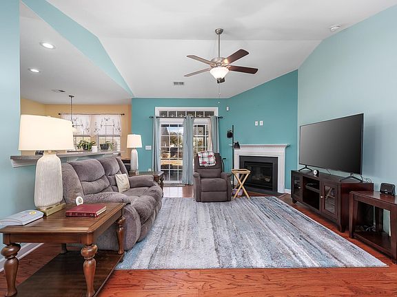 4th image of 1604 Legends Ave.