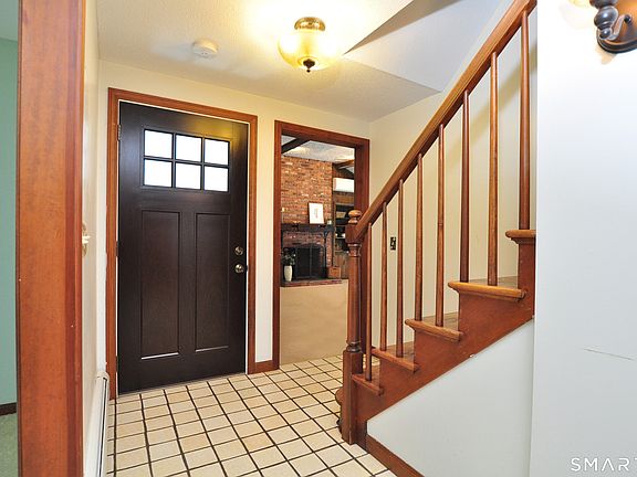 5th image of 11 Roundhill Road