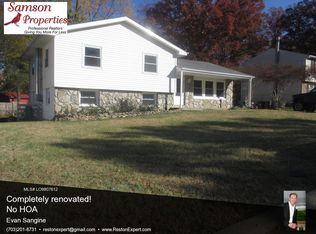 903 E Roanoke Rd, Sterling, VA 20164