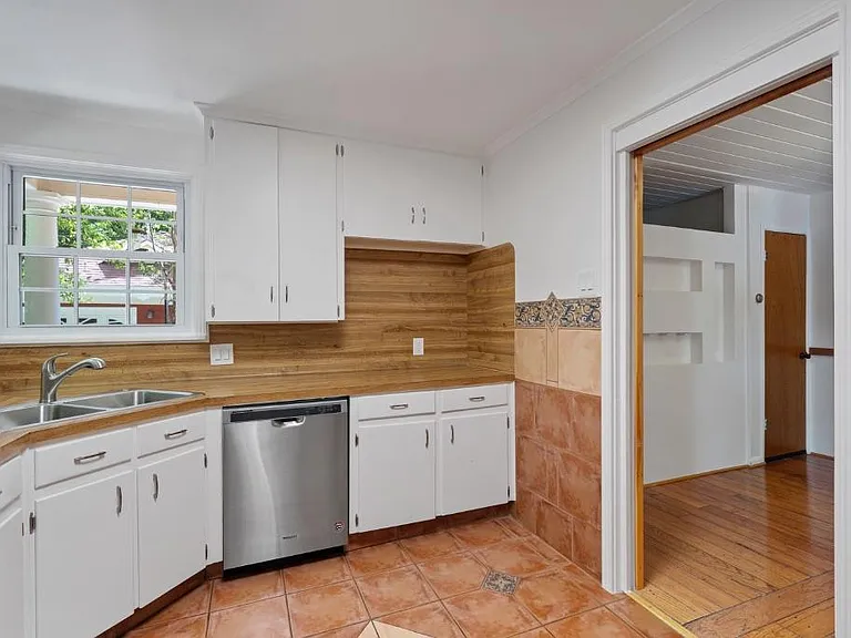 1212 Bentwood Rd — Photo 12