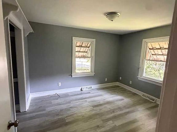 4th image of 2604 Wise St