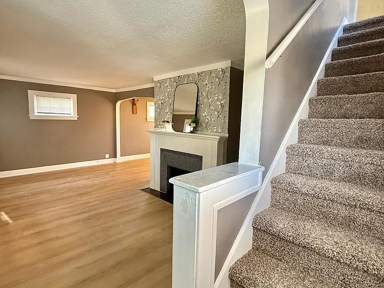 8018 Theota Ave — Photo 26