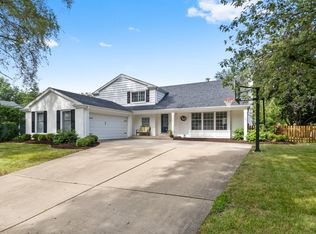 1545 Chickasaw Dr, Naperville, IL