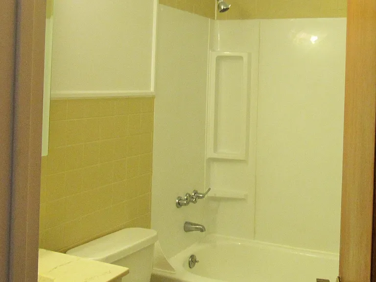 1041 Rainbow Blvd — Photo 9