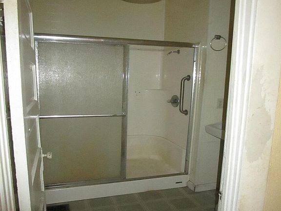 5th image of 312 N Taft St