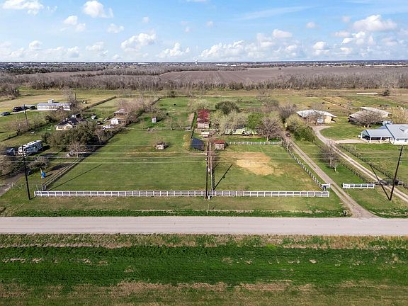 3rd image of 6119 Koeblen Rd