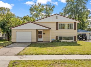 709 E 40th Pl, Griffith, IN 46319