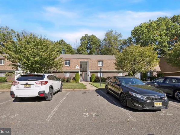 411 Stiles Ave APT A8, Maple Shade, NJ 08052