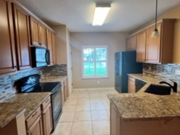 2nd image of 475 Wooded Crossing Cir