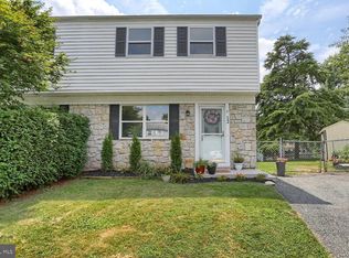 12 Evergreen Rd, Stowe, PA 19464