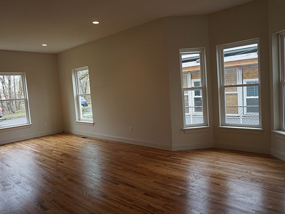 5th image of 5 Stanley Ln