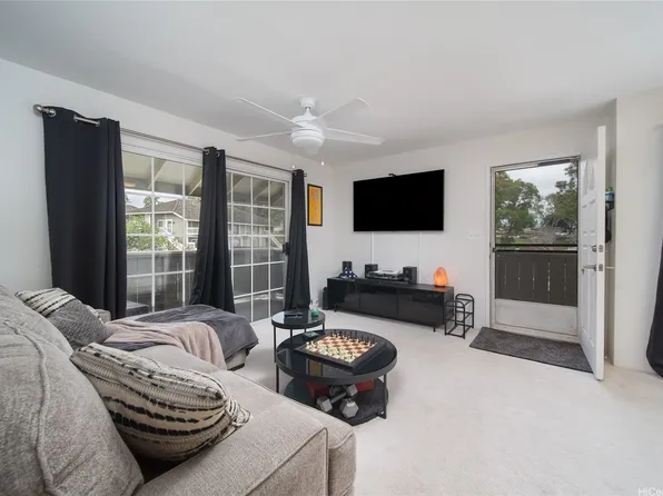 94-1351 Kulewa Loop #17U, Waipahu, HI 96797