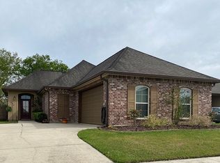 136 Lake Accardo Ave, Thibodaux, LA 70301