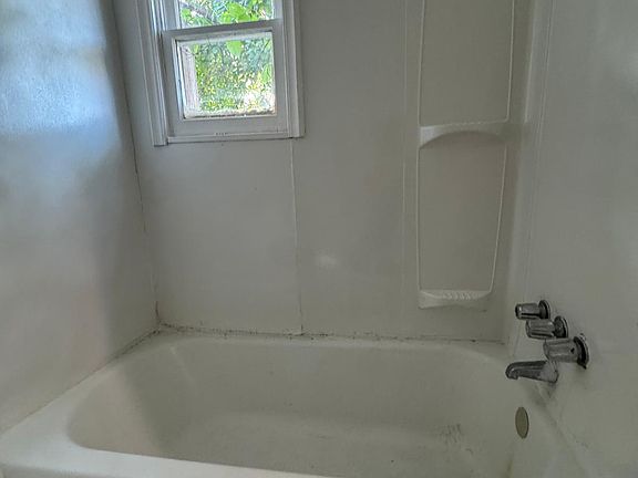 4th image of 22 Lily St