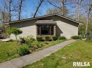 18311 N Boyd Ln, Mount Vernon, IL 62864