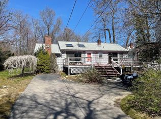 53 Beechwood St, Cohasset, MA 02025