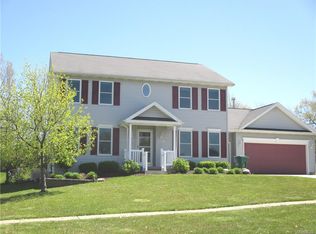 6047 Pinehurst Ct, Lake View, NY 14085
