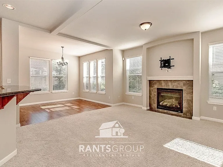4724 Stonegate St SE — Photo 3