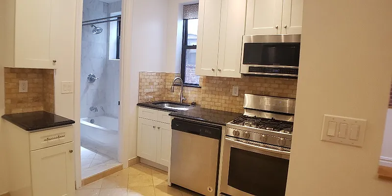 Rented by CitySites Real Estate Group | media 17