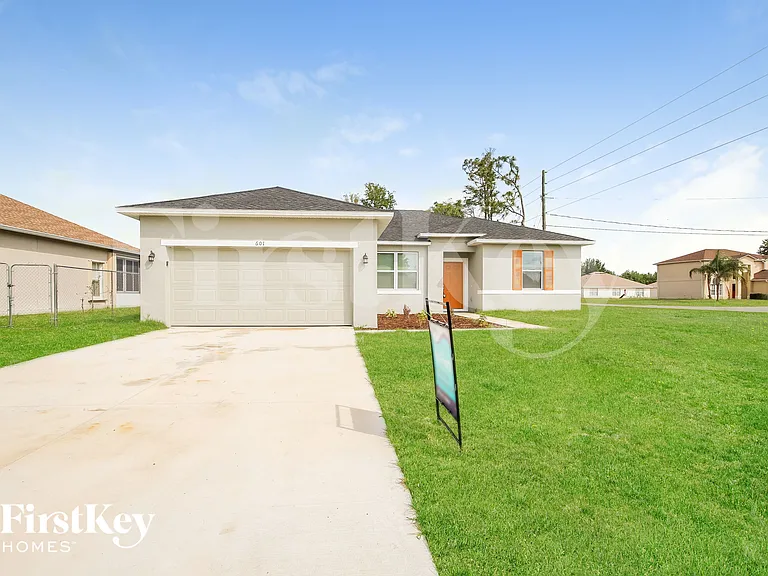 601 Dunlin Ln — Photo 1