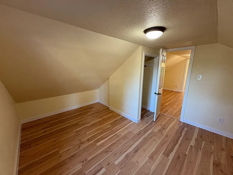 4138 W G St — Photo 15